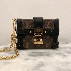 AUTHENTIC LOUIS VUITTON MONOGRAM ESSENTIAL TRUNK